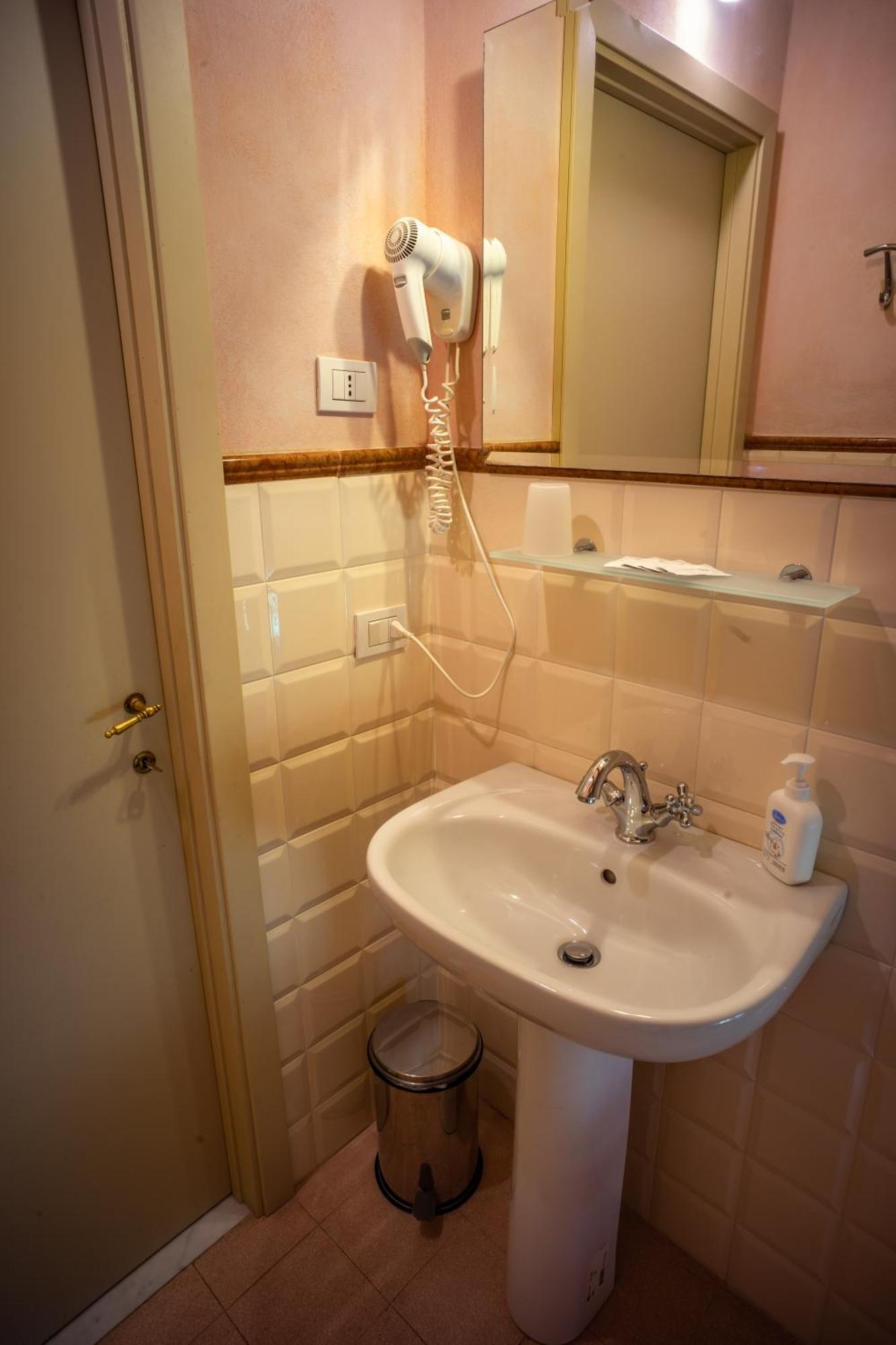 Marta Guest House Lucca Room photo